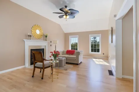 8 Sherman Drive Raymond NH 03077