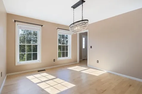 8 Sherman Drive Raymond NH 03077