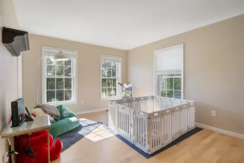 8 Sherman Drive Raymond NH 03077