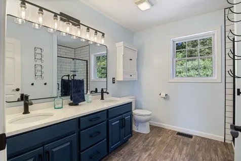 8 Sherman Drive Raymond NH 03077