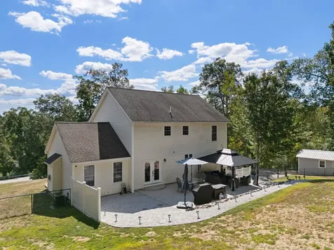 8 Sherman Drive Raymond NH 03077