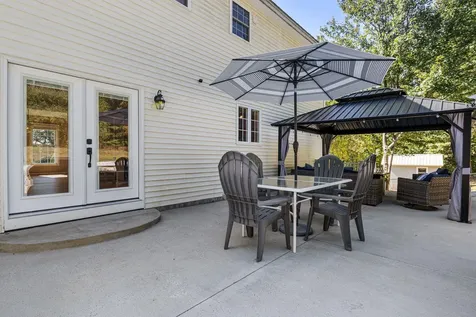 8 Sherman Drive Raymond NH 03077