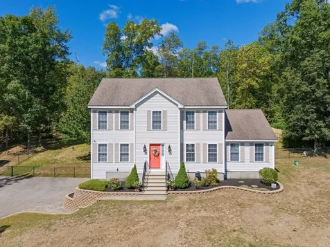 8 Sherman Drive Raymond NH 03077