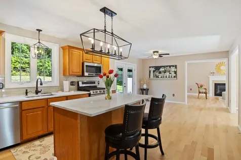 8 Sherman Drive Raymond NH 03077