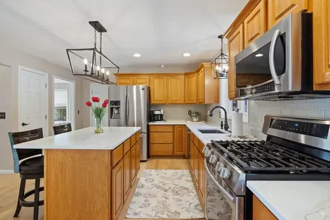 8 Sherman Drive Raymond NH 03077