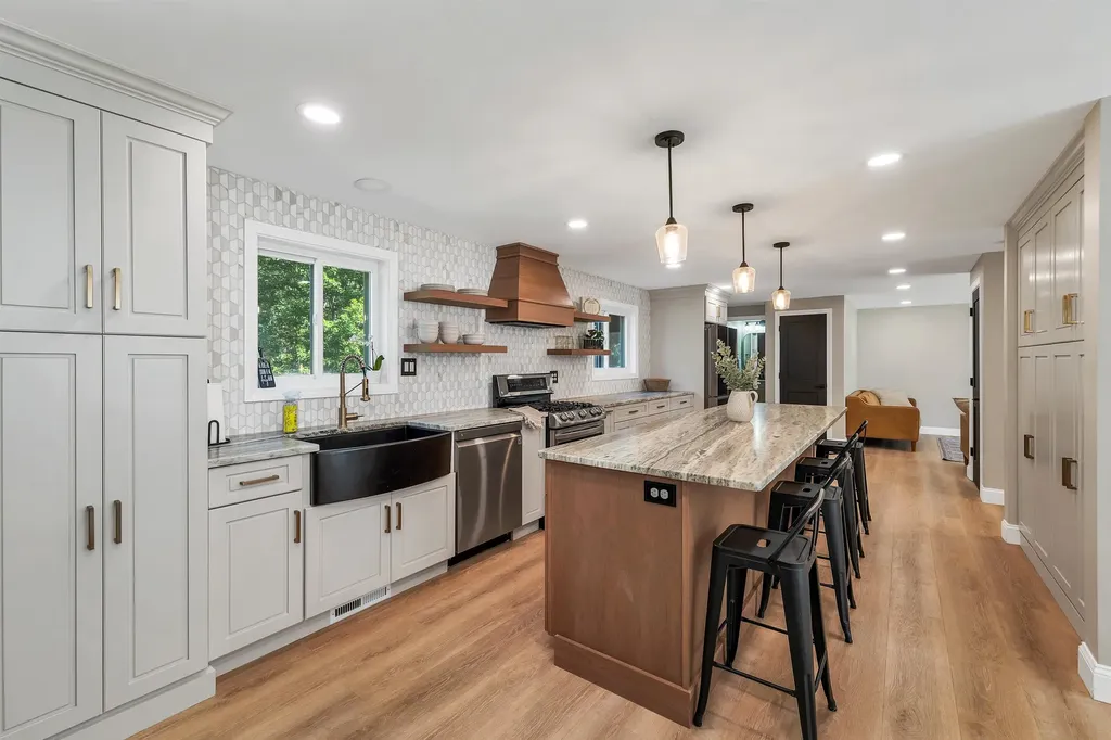 9 Cambridge Drive Merrimack NH 03054