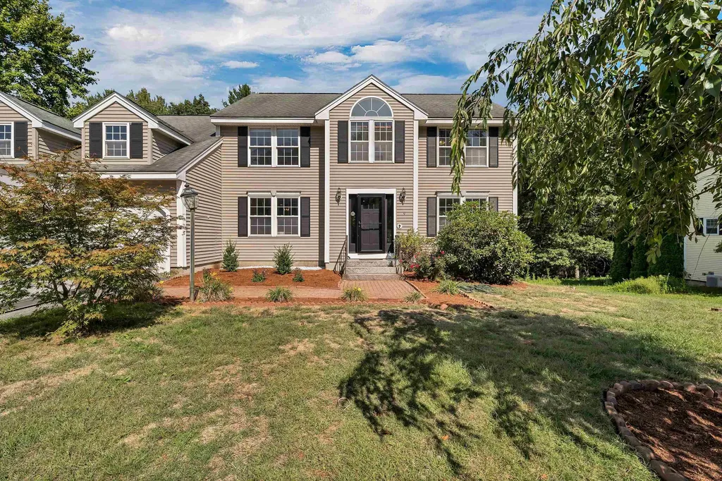 9 Cambridge Drive Merrimack NH 03054