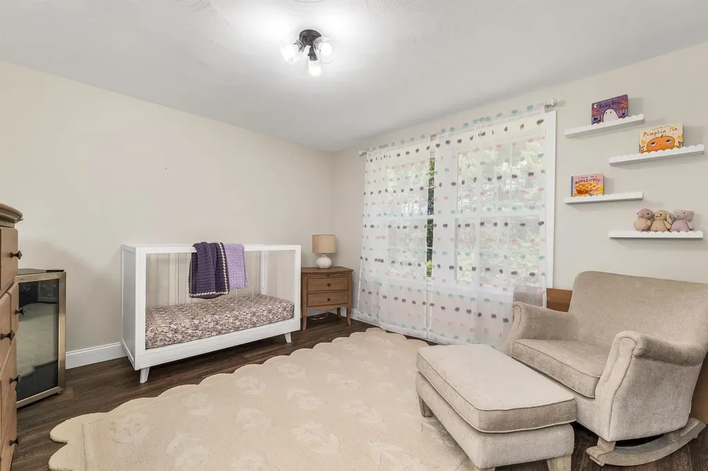 9 Cambridge Drive Merrimack NH 03054