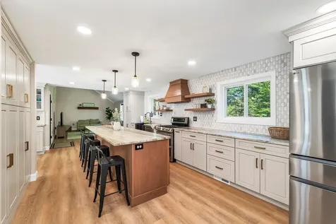 9 Cambridge Drive Merrimack NH 03054