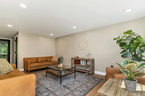 9 Cambridge Drive Merrimack NH 03054