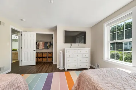 9 Cambridge Drive Merrimack NH 03054