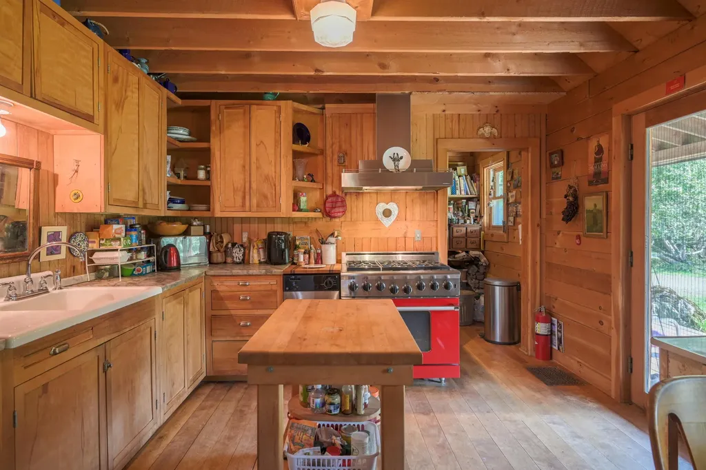 143 Biddle Road Lincoln VT 05443