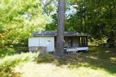 7 Little Island Park Pelham NH 03076