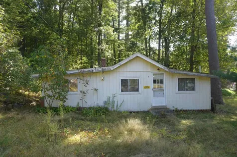 7 Little Island Park Pelham NH 03076