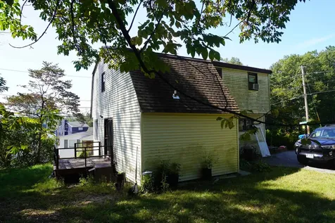 7 Little Island Park Pelham NH 03076