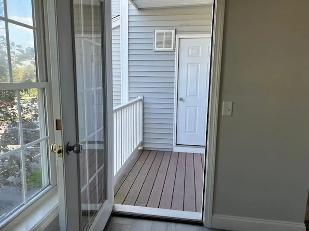 4 Crestview Circle Londonderry NH 03053