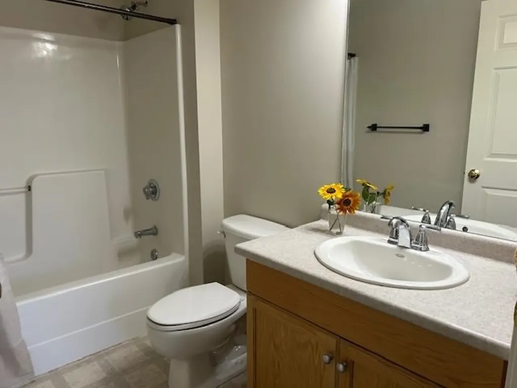4 Crestview Circle Londonderry NH 03053