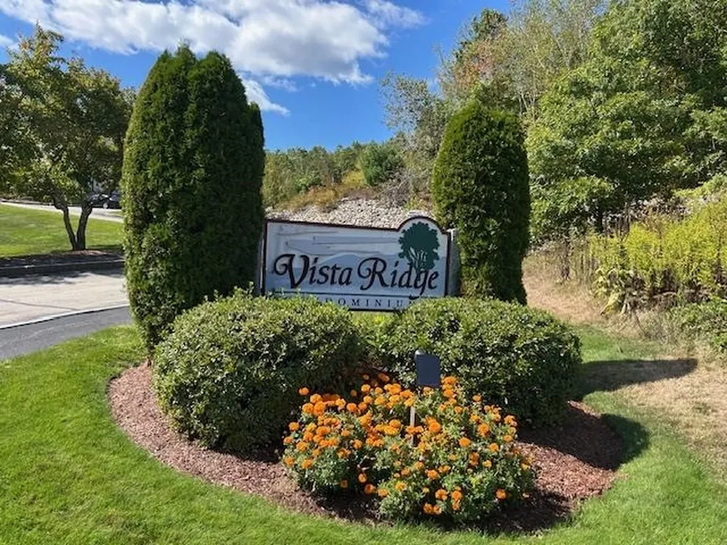 4 Crestview Circle Londonderry NH 03053