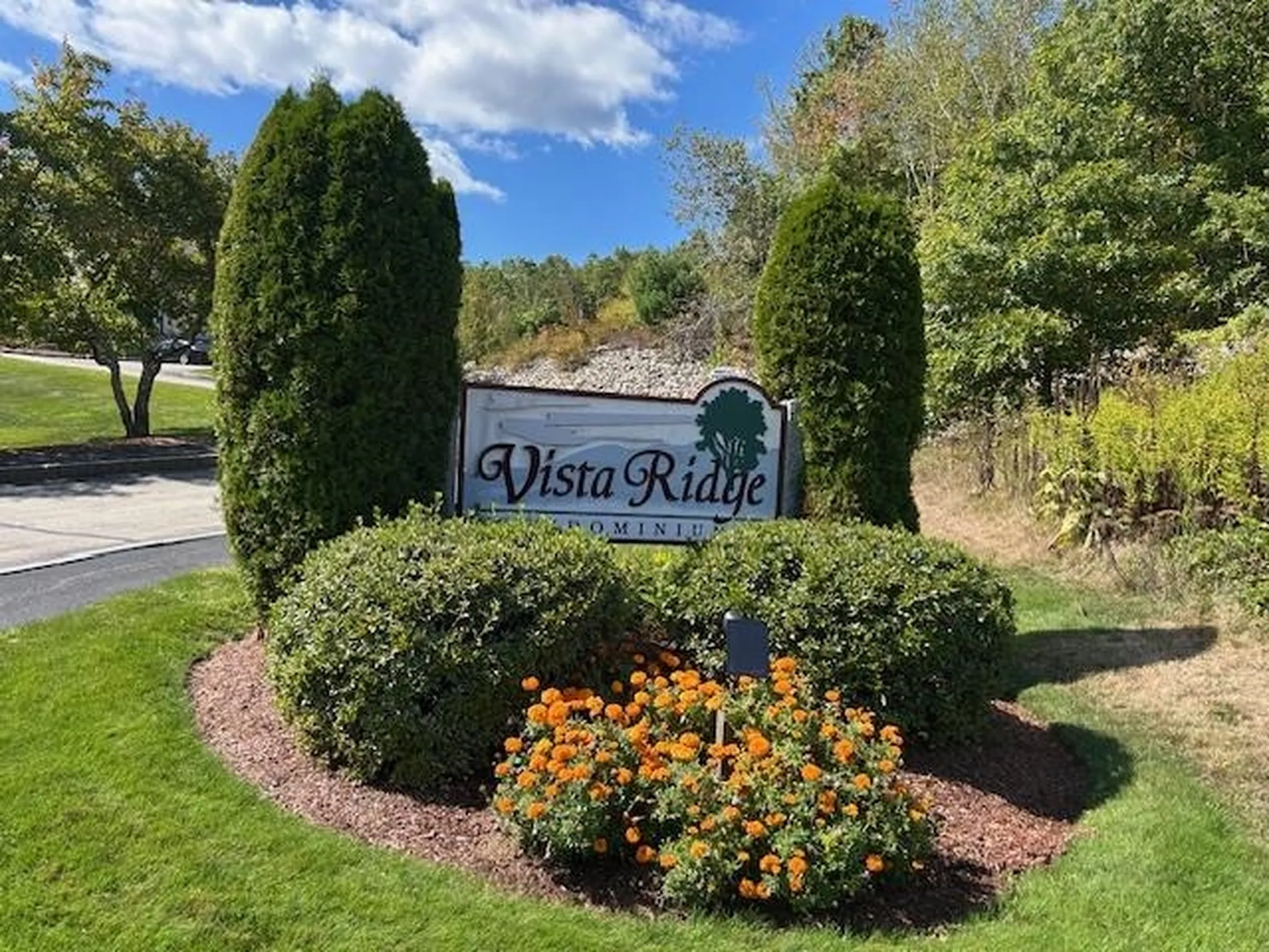 4 Crestview Circle Londonderry NH 03053