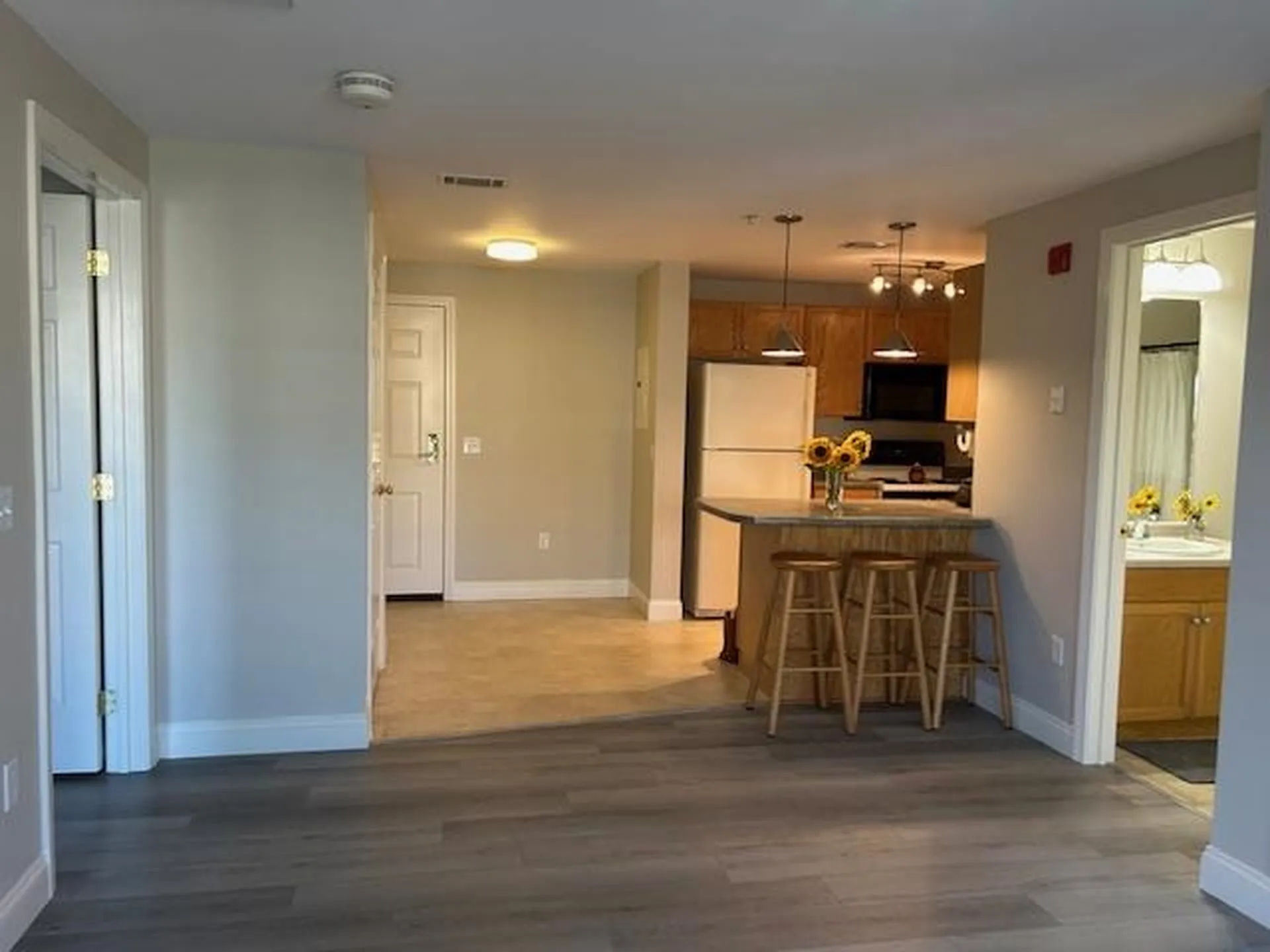 4 Crestview Circle Londonderry NH 03053