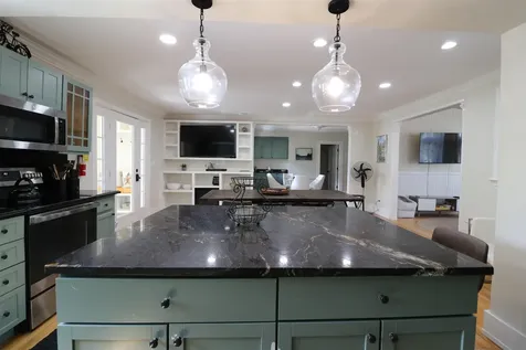 1952 Quechee Main Street Hartford VT 05059