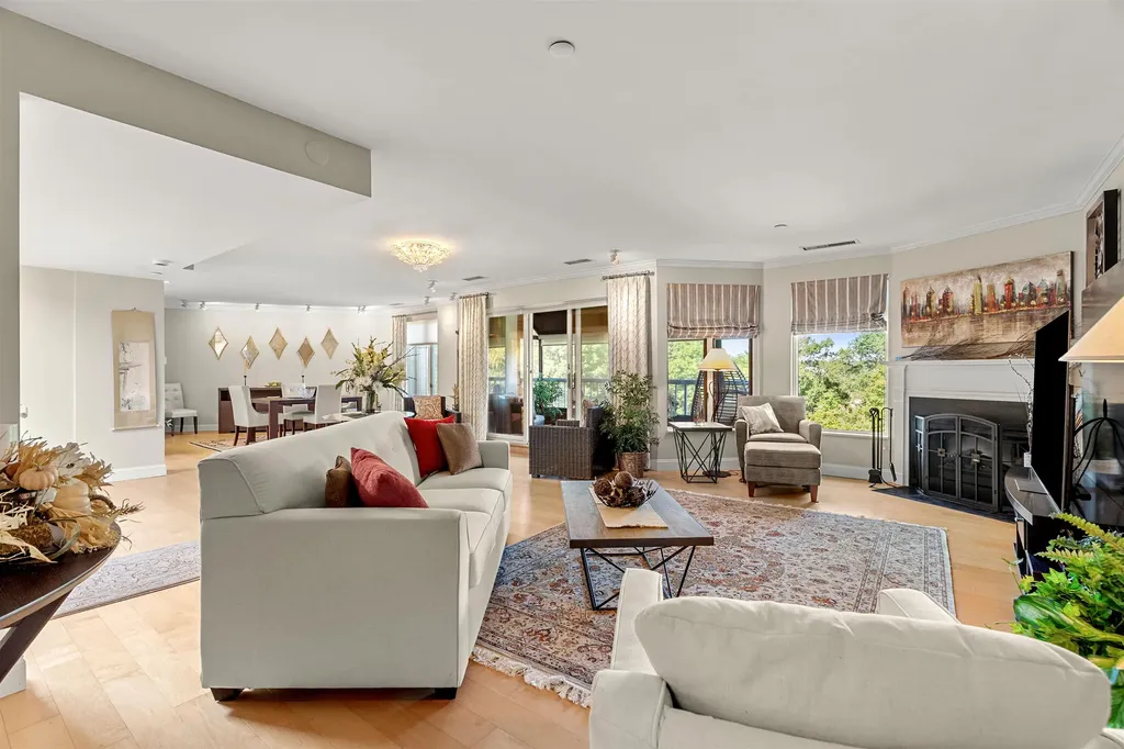 300 River Road Manchester NH 03104