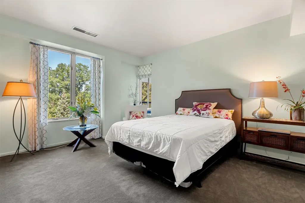 300 River Road Manchester NH 03104