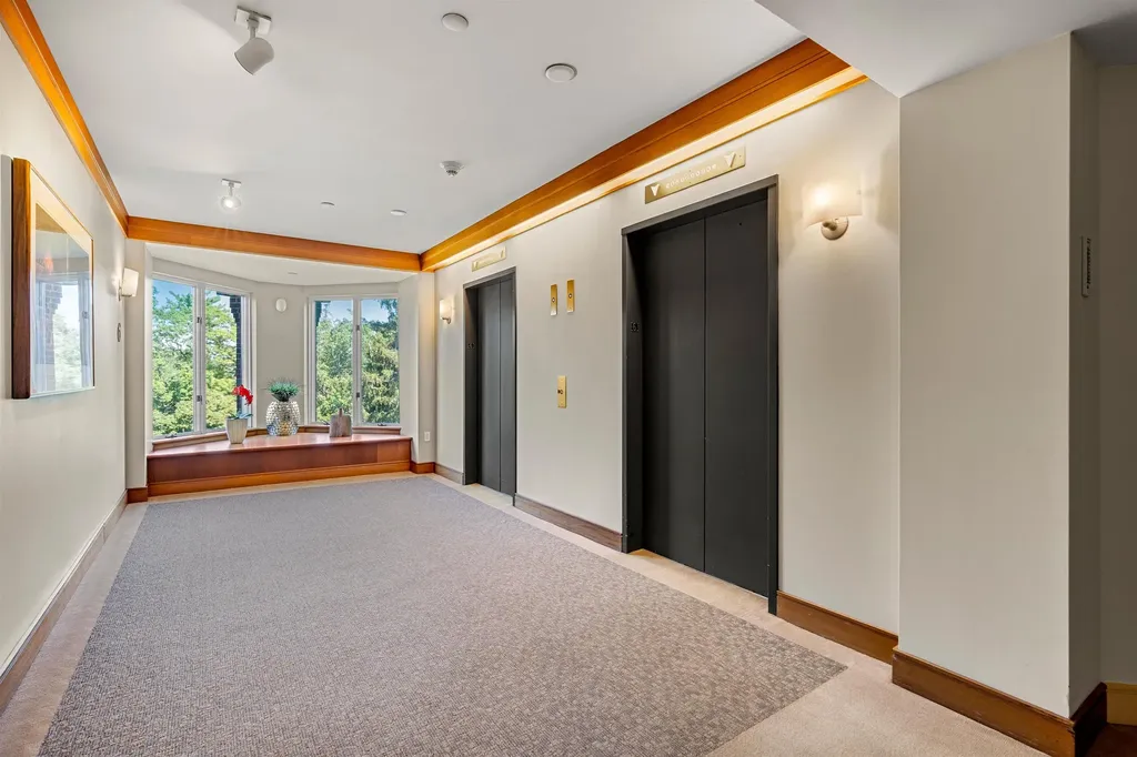 300 River Road Manchester NH 03104