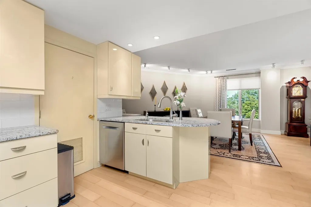 300 River Road Manchester NH 03104