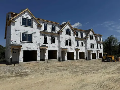 24 Birdie Grove Rochester NH 03839