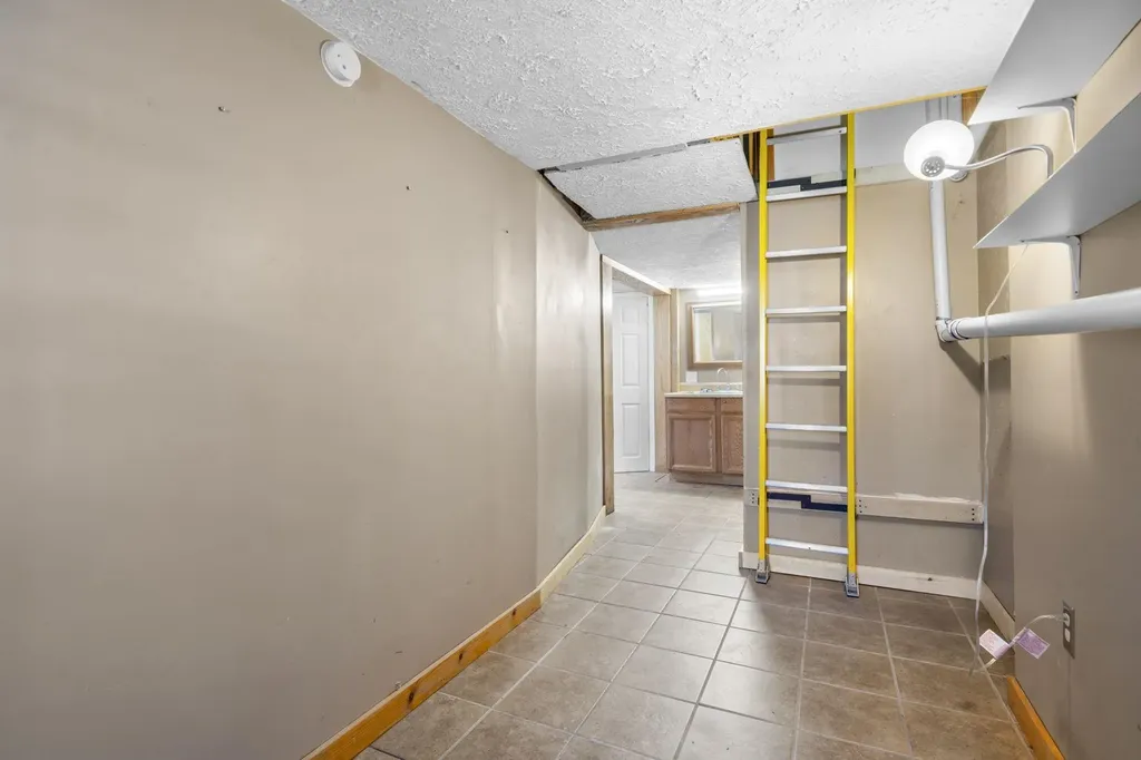 186 Dunbarton Road Manchester NH 03102