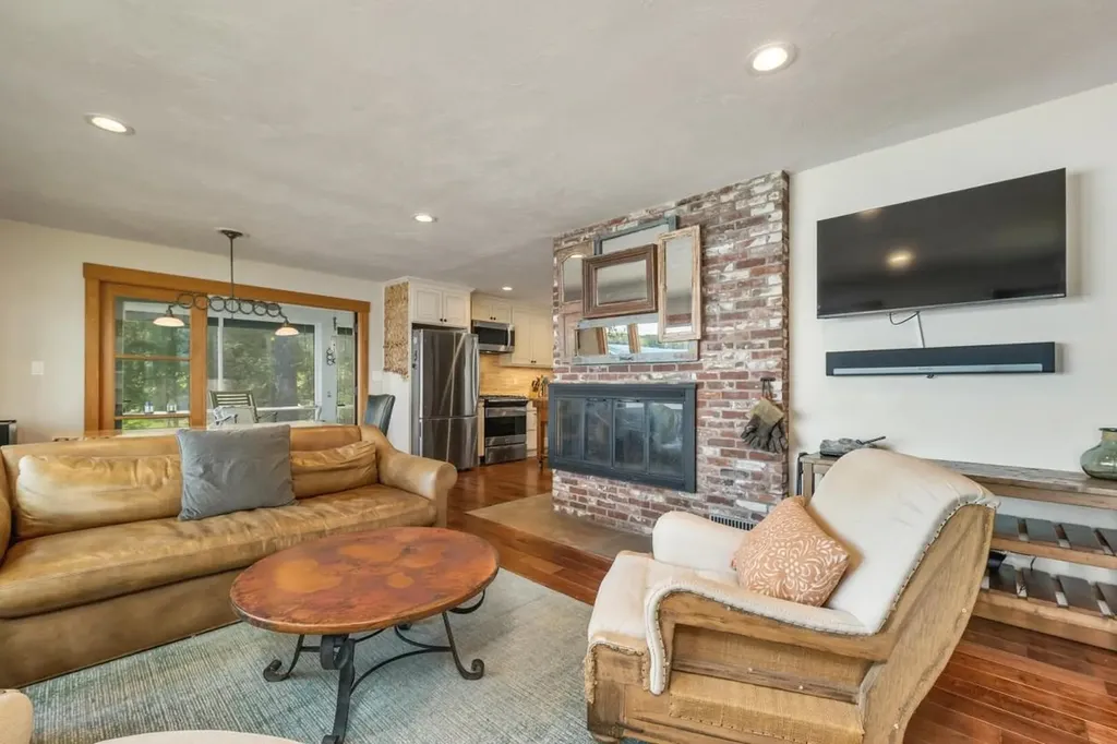 19 Mirror Lake Drive Tuftonboro NH 03853