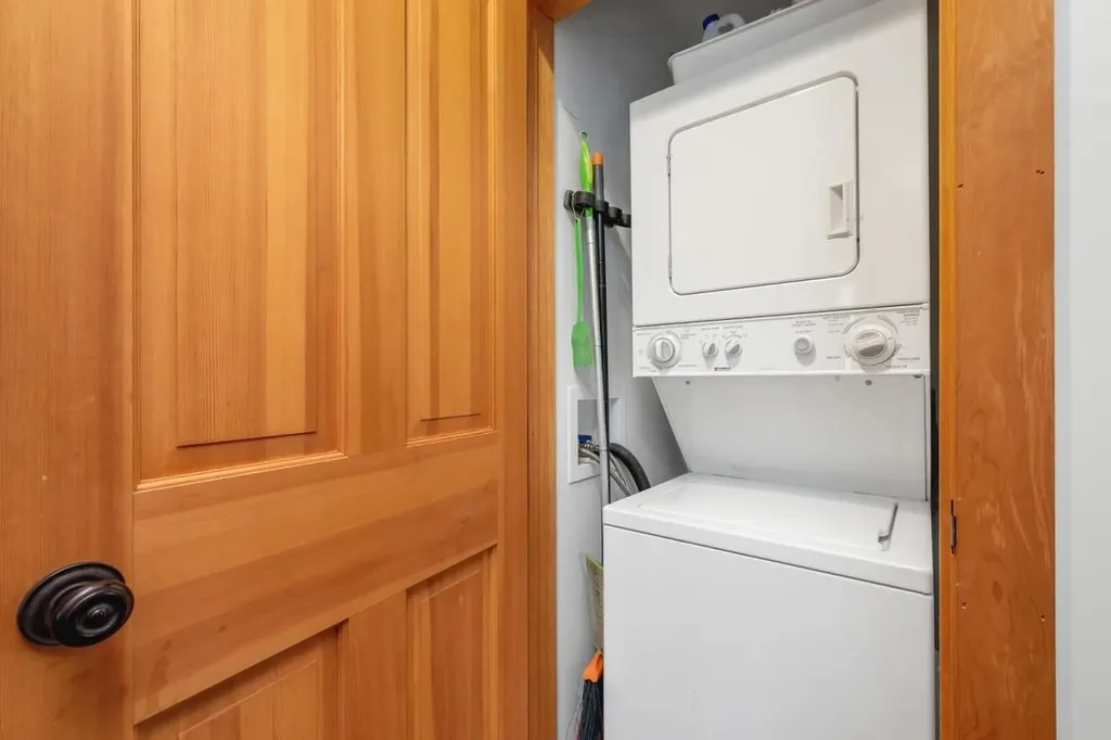 19 Mirror Lake Drive Tuftonboro NH 03853