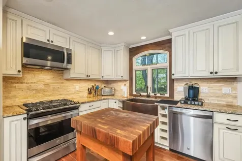 19 Mirror Lake Drive Tuftonboro NH 03853