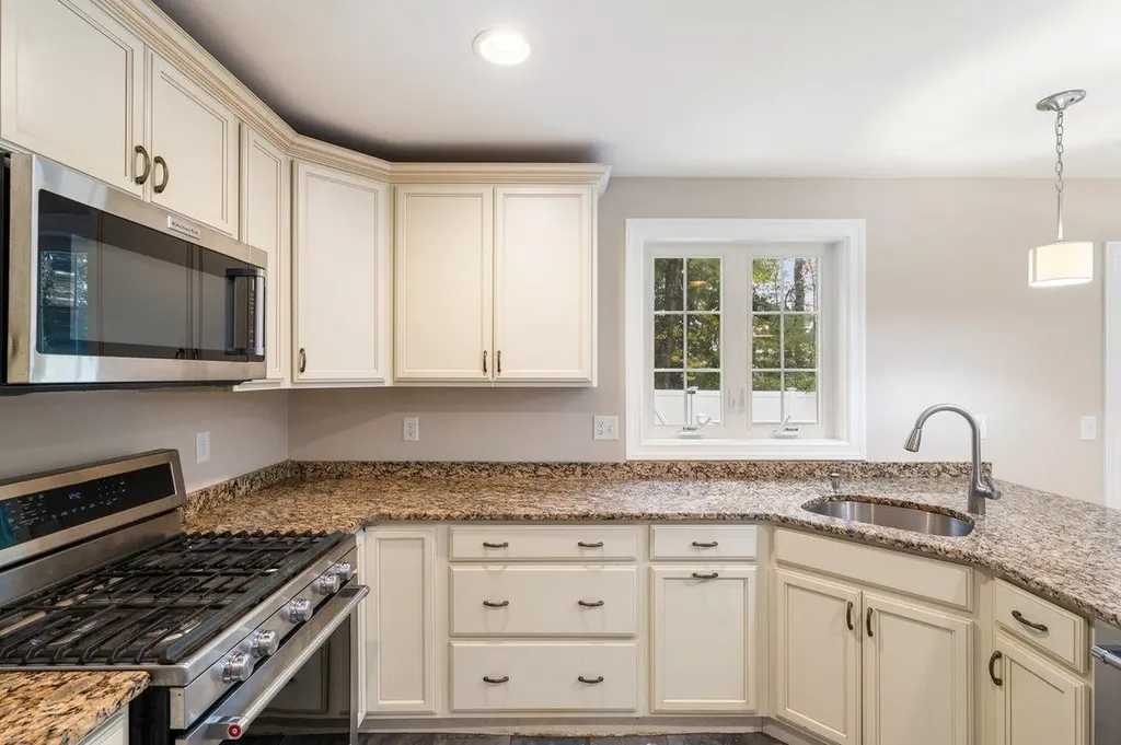 51 Legacy Drive Nashua NH 03062