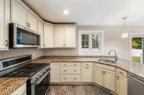 51 Legacy Drive Nashua NH 03062