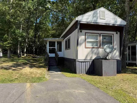 53 Barberry Lane Raymond NH 03077