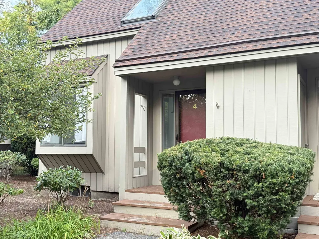4 Churchill Court Bedford NH 03110
