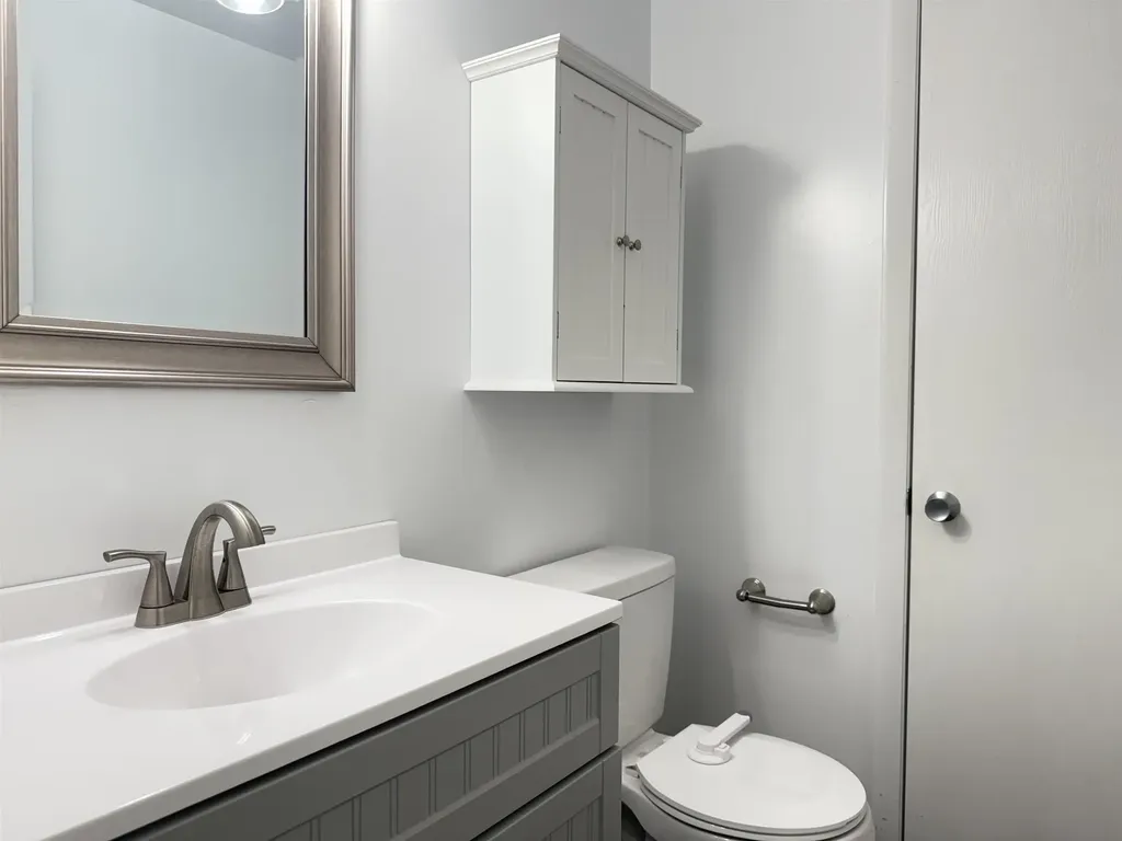 4 Churchill Court Bedford NH 03110