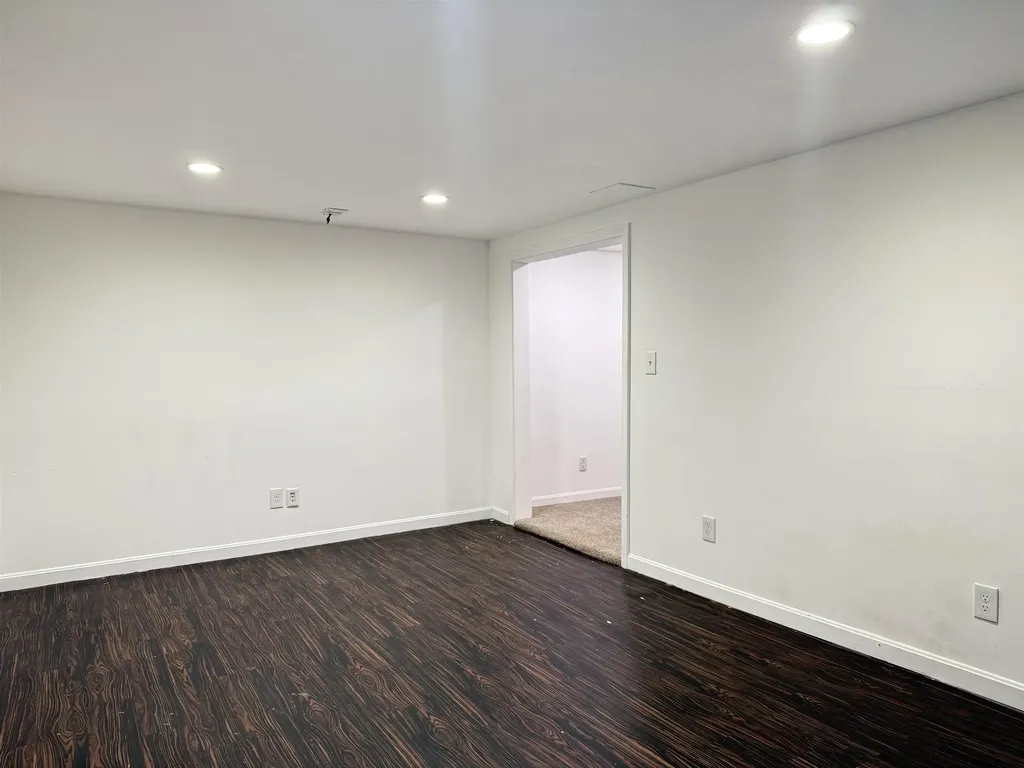 4 Churchill Court Bedford NH 03110