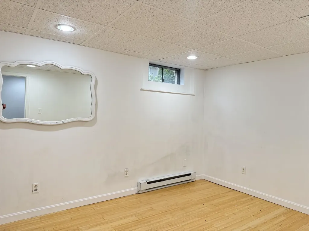 4 Churchill Court Bedford NH 03110