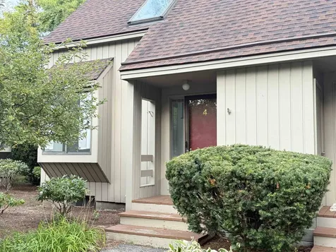 4 Churchill Court Bedford NH 03110