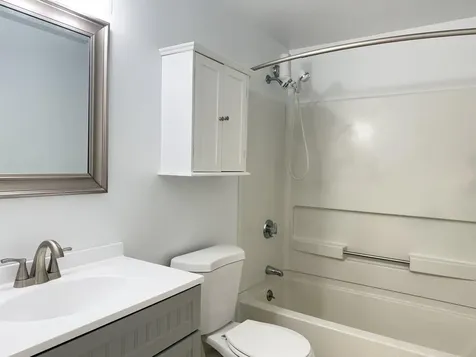 4 Churchill Court Bedford NH 03110