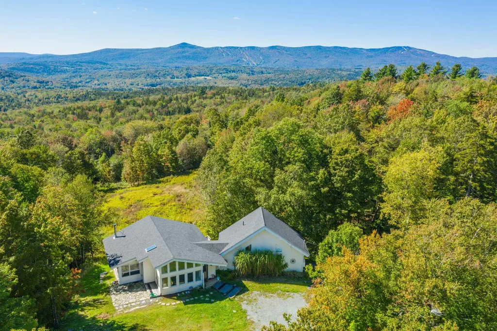 215 Old Town Road Wilmington VT 05363