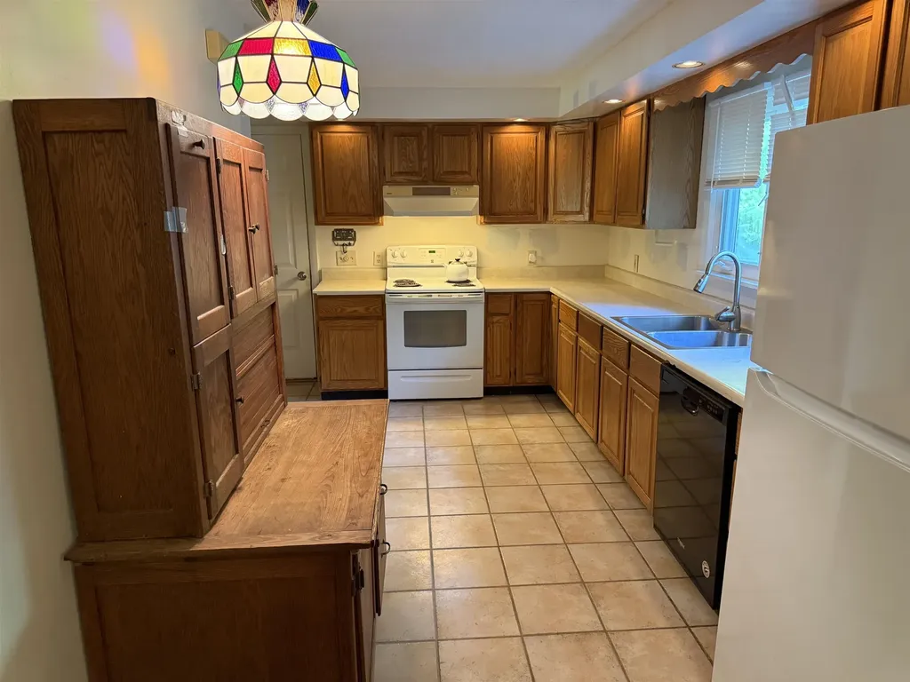 82 Sunset Drive Colchester VT 05446