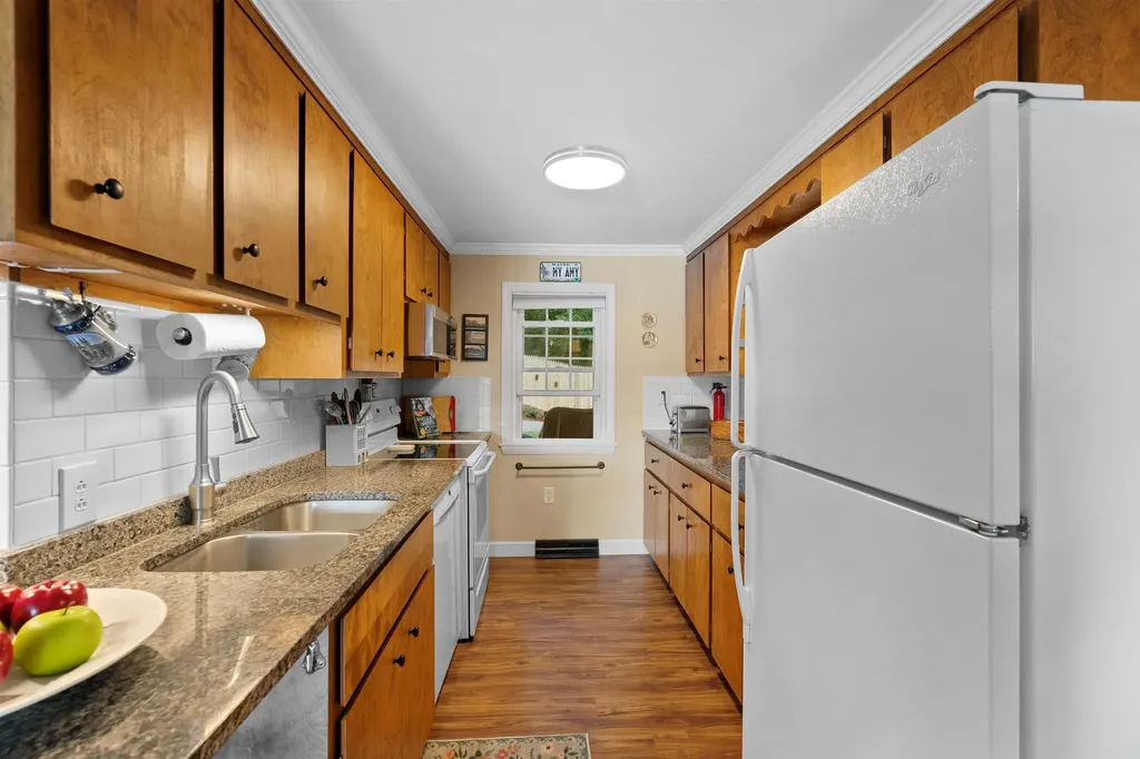 35 Greenwood Road Amherst NH 03031