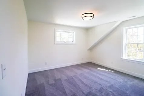 31 Eden Lane Portsmouth NH 03801