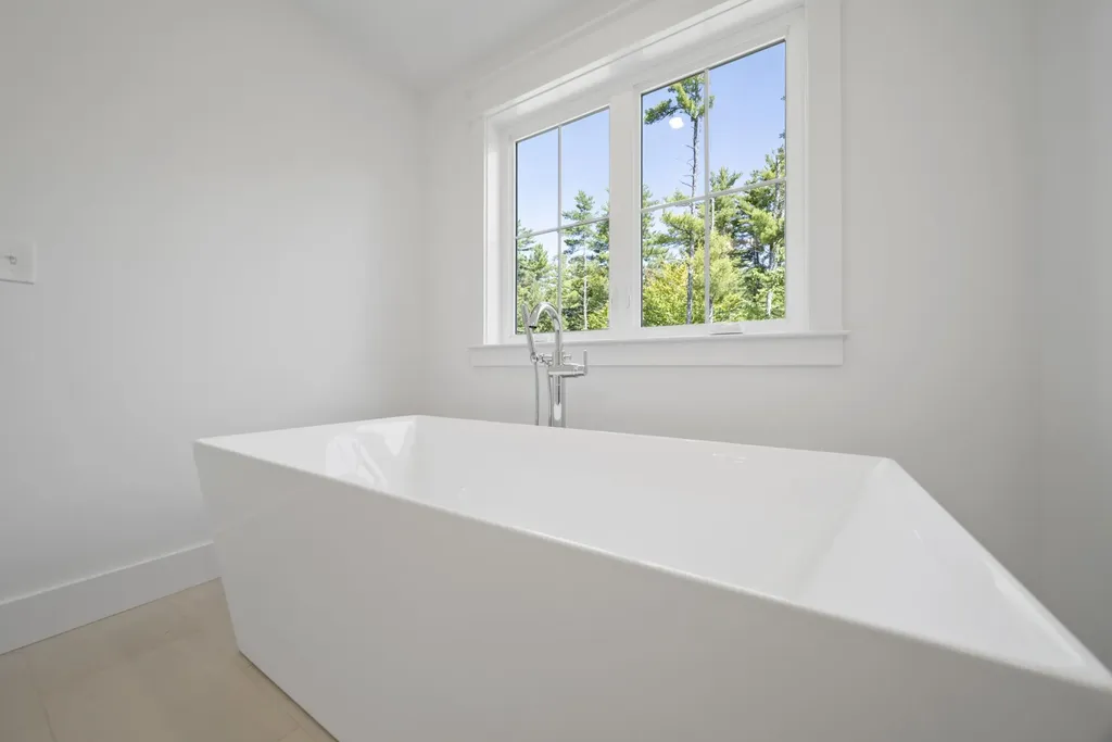 29 Westover Lane Bow NH 03304