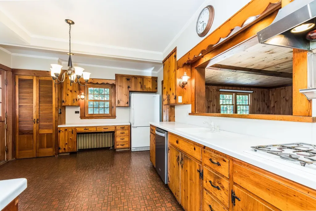 97 Middle Road Portsmouth NH 03801