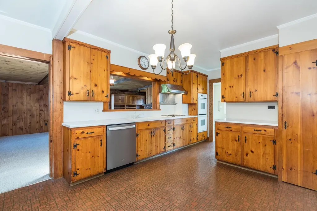 97 Middle Road Portsmouth NH 03801